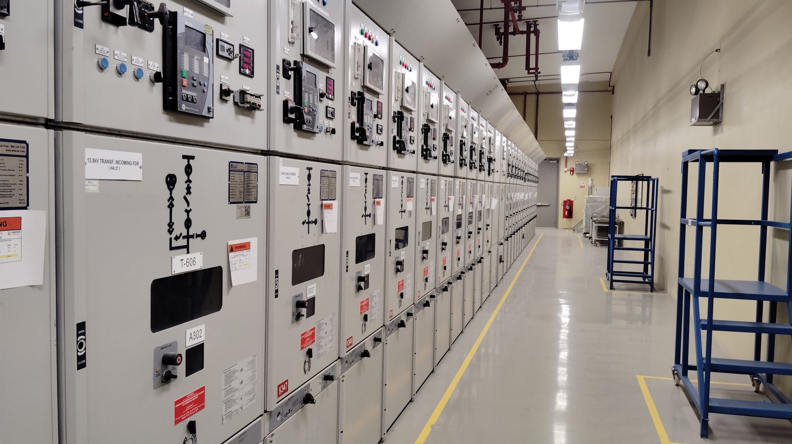 Sala técnica con equipos de control y distribución